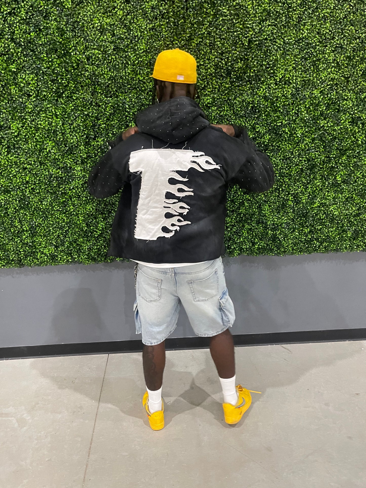 "Fly Individuals" Zipup (Black)