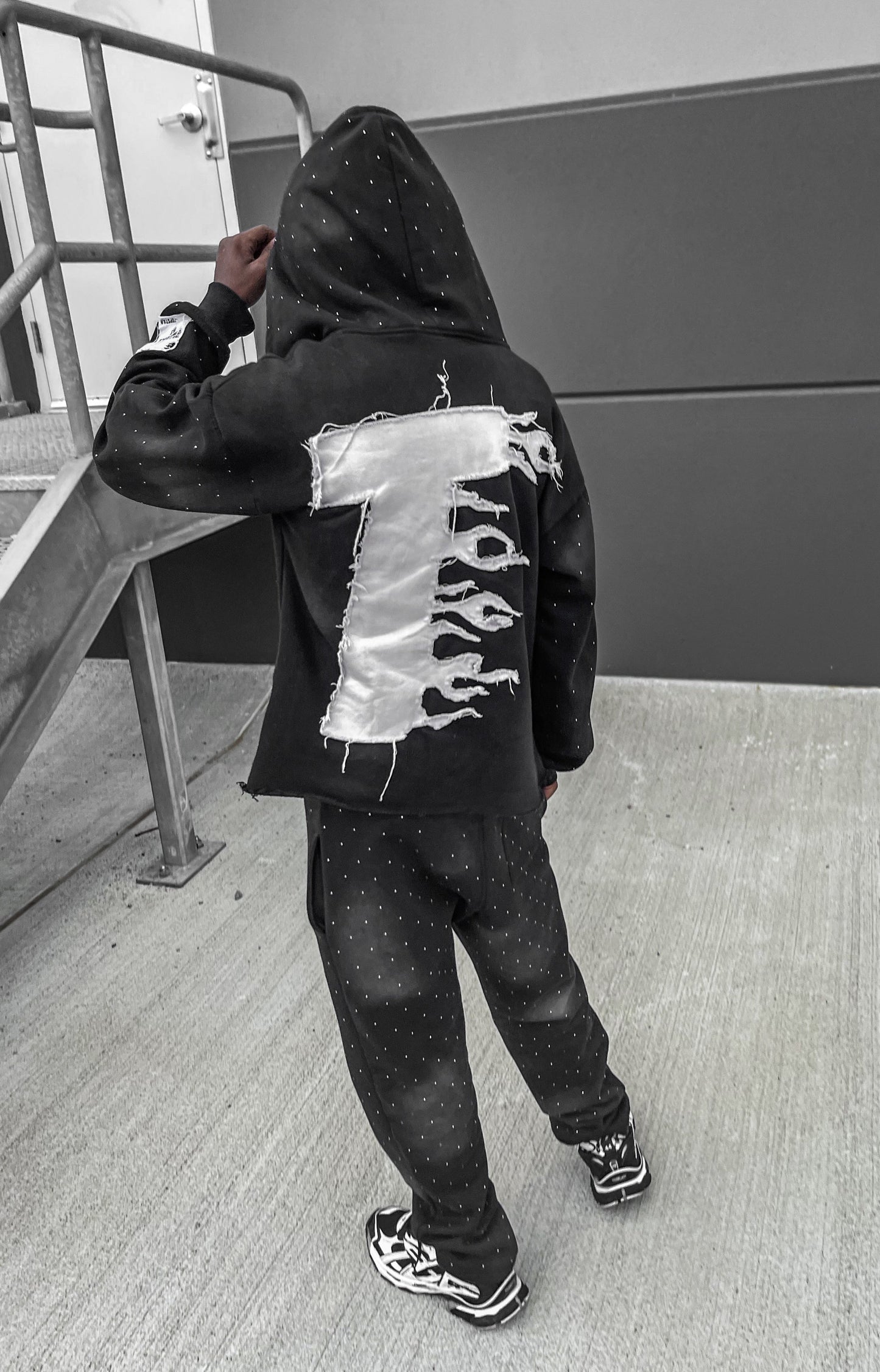 "Fly Individuals" Sweats Black